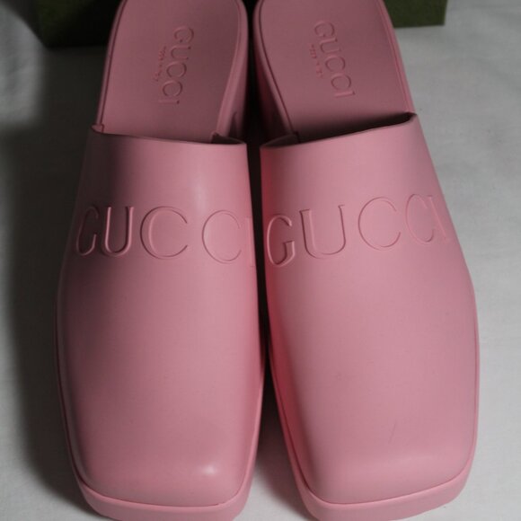NWB Gucci Logo Rubber Clogs Mules Slip Ons Wild Rose - Picture 3 of 12